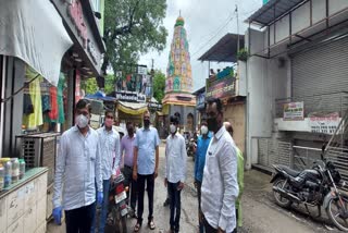 पोलिसांनी मंदिरे केली बंद