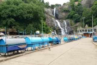 Corona vulnerability: The number of tourists coming to Courtallam is low!