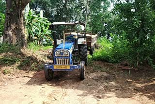 tractor seized with illegal sand in bokaro