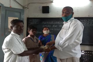 The head mistress who gave the small savings to the students in kallakuruchi