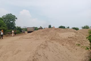 Illegal sand stock seized in Sehore