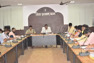 dm held meeting with officers 