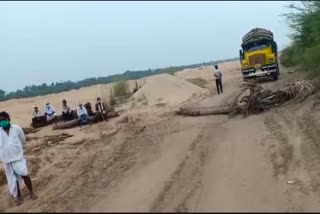 Villagers block sand excavations at Annavarapu Lanka Sand Reach