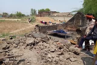 One died due to falling mud wall in kaimur