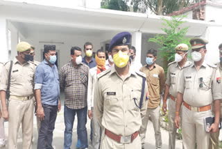 पुलिस ने दो शातिर लुटेरों को किया गिरफ्तार 