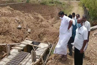  குடிமராமத்து பணிகளை நேரில் ஆய்வு மேற்கொண்ட சட்டப்பேரவை உறுப்பினர்!