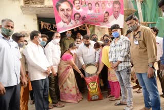 mla muta gopal started free rice distribution program in musheerabad