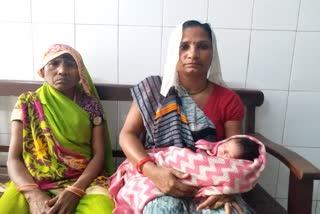 newborn girl found in sitapur in sugarcane field