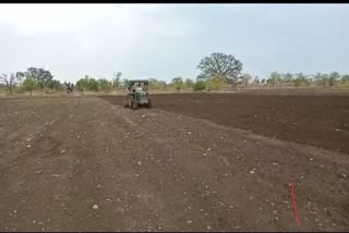 शेतकऱ्यांनी खरिपातील सोयाबीन पेरणीला केली सुरुवात 