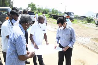 Salem Collector inspects the location of the bus port!