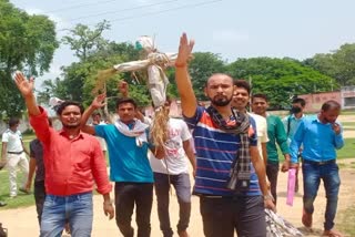 akhil bharatiya vidyarthi parishad burnt effigy