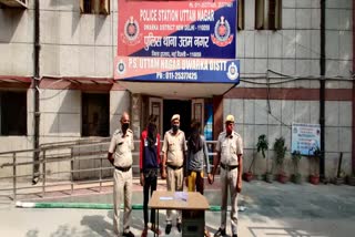 delhi police arrested 2 accused for loot in uttam nagar