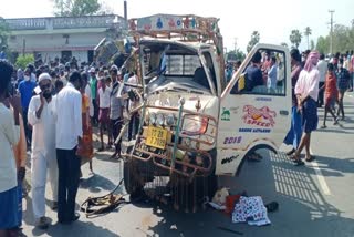 4 Women killed in accident with lorry in Kothagudem