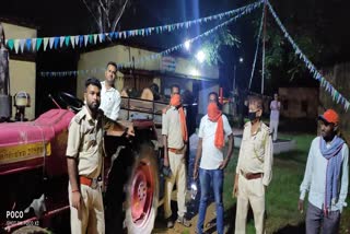 Tractor seized loaded illegal wood in hazaribag