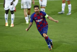 champions-league-lionel-messi-unstoppable-as-barca-beats-napoli-to-reach-last-8