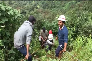 महाबळेश्वरच्या ३०० फूट दरीतून युवकाला सुखरुप बाहेर काढण्यात ट्रेकर्सना यश