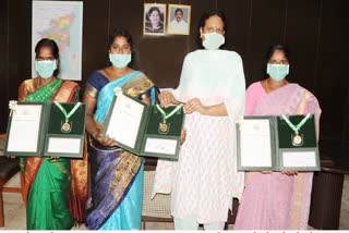  Perambalur Collector congratulates Kalpana Chawla Award recipients in the district