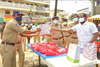 minister srinivas goud examined lockdown implementation in mahabub nagar