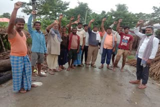 Flood victims protest