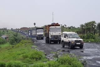 Coal smugglers attacked on police team in pakur