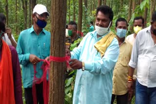 Education Minister Jagarnath Mahato ties to trees in bokaro