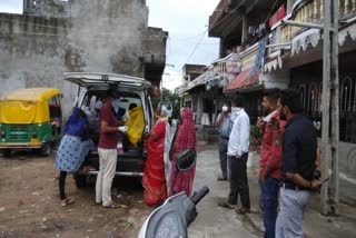 RBSK team conducts health check-up and rapid antigen test by Dhanvantari Rath in Santrampur