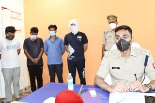 accused of cyber crime arrested in rampur 
