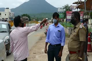 Vehicles piled up at Dharmapuri district border