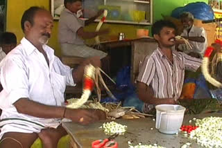 farmer suffer for reducing flower price in madurai 