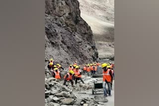 BRO working to complete the work on all roads connecting Leh Border Road Organisation China border Leh Ladakh China India Supply Roads Lines Border Leh Resorts ന്യൂഡൽഹി ഇന്ത്യ- ചൈന അതിർത്തി സൈന്യം