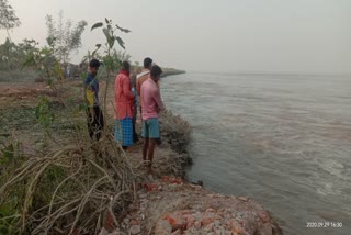 villagers faces many problem due to erosion in gandak river