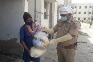 police delivered ration in hathras