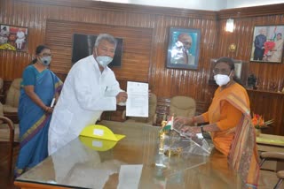 Former MP Salkhan Murmu met Governor in ranchi