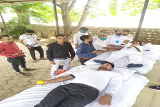 Shivpuri BJYM donated blood in sewa saptah