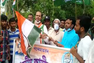 150 families joined congress in burdwan