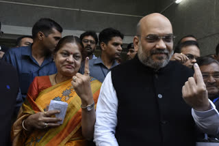 In Pic: Union Home Minister Amit Shah and wife Sonal Shah