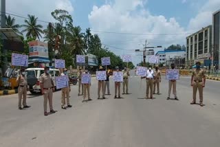 ಜಾಗೃತಿ ಮೂಡಿಸಿದ ಹಾಸನ ನಗರ ಪೂಲೀಸರು