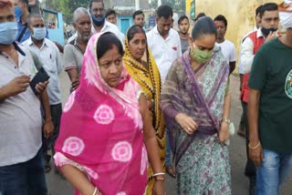 MLA met victim family of demolished house in dhanbad