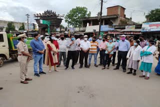 Flag march in Ratanpur