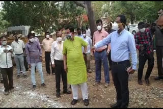 Union Minister Joshi visits Emergency Department work site