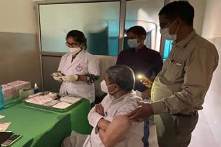 Cabinet minister mukut bihari Verma vaccinated