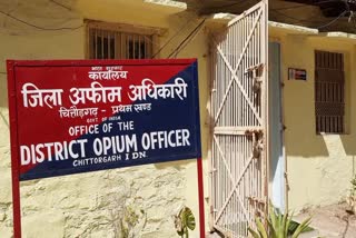 Chittorgarh news, Weighing opium 