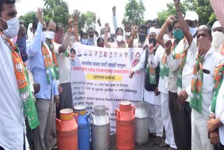 Bjp protest for milk rates