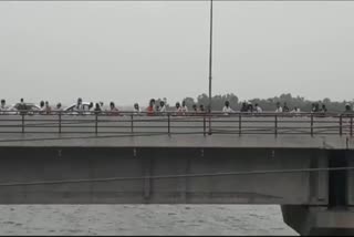 Bridge rush in mathura