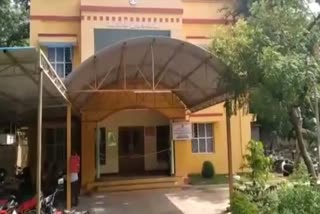 Kanyakumari aralvaimozhi police station temporarily closed by corona fear 