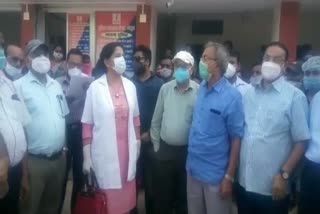 Doctors meet DC regarding death of Dr. Vijay Krishna Srivastava in godda