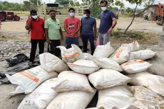 Police seize ten quintals of ammonium nitrate smuggled in Karimnagar district