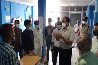 Ventilators being provided to private hospitals for the treatment of corona patients in Lakhisarai 