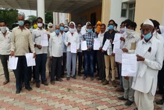 Farmers affected by the acquisition demanded agricultural land