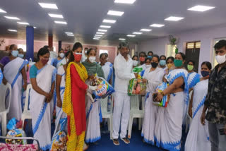 groceries distribution to asha workers, deputy speaker padma rao 